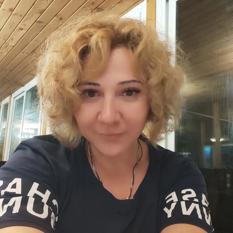 Мы Тина, 38, из Владивостока, ищу знакомство для секса на одну ночь