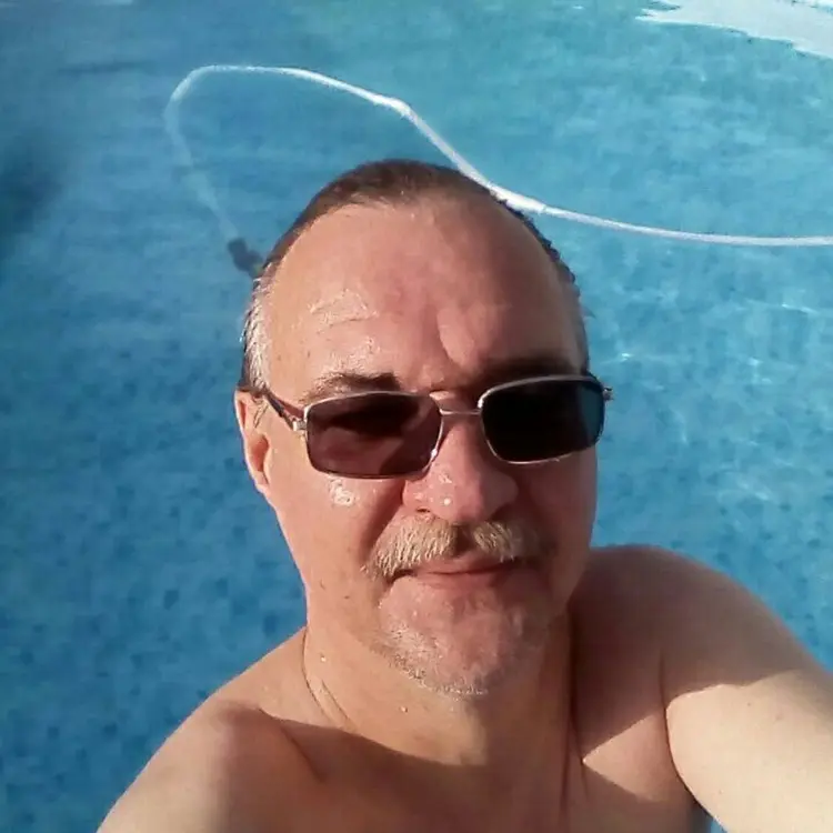 Я Дмитрий, 53, из Струнина, ищу знакомство для регулярного секса