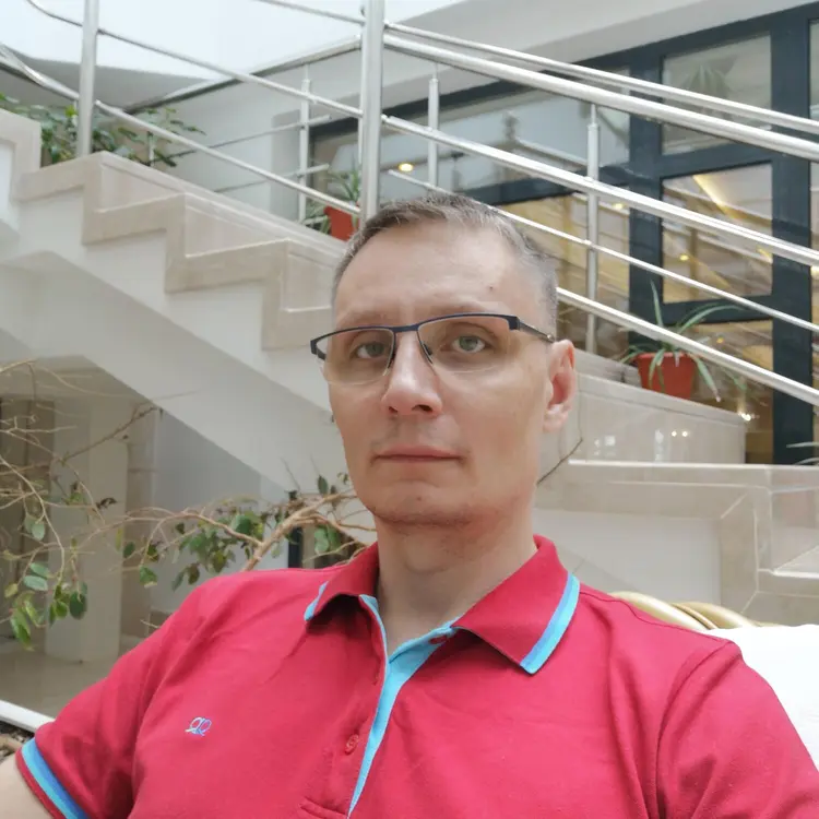 Я Пётр, 40, знакомлюсь для регулярного секса в Москве