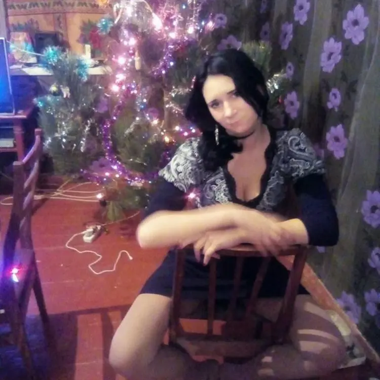 Юляшка из Донецка, ищу на сайте секс на одну ночь