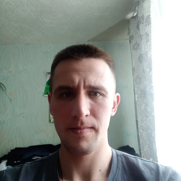 Я Илья, 28, из Усть-Илимска, ищу знакомство для секса на одну ночь