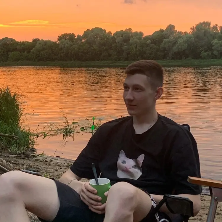 Я Иван, 23, из Москвы, ищу знакомство для регулярного секса