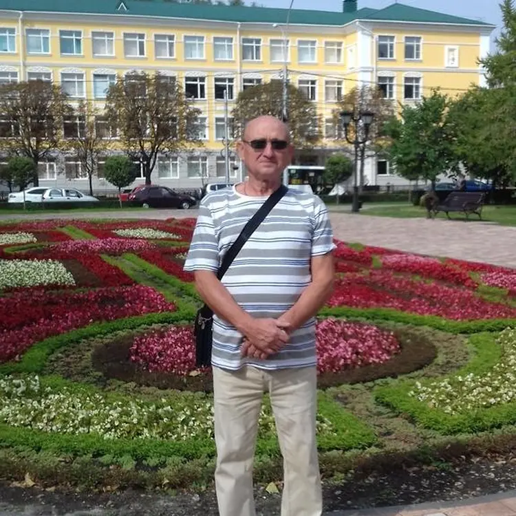 Я Владимир, 64, знакомлюсь для секса на одну ночь в Волжском
