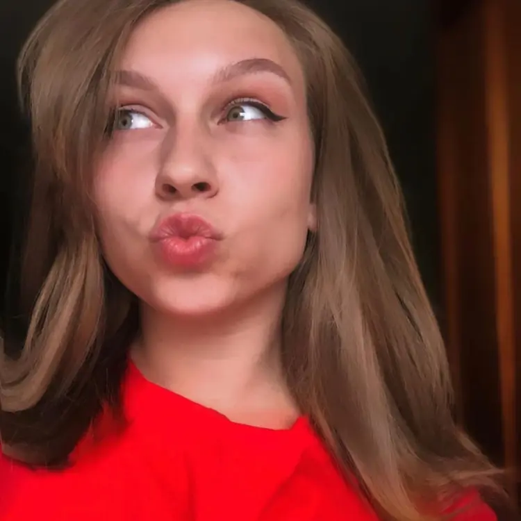 Я Полина, 21, из Владимира, ищу знакомство для виртуального секса