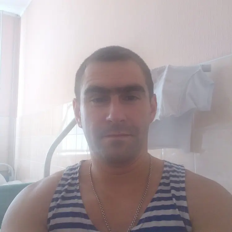Виталий из Муравленко, ищу на сайте секс на одну ночь