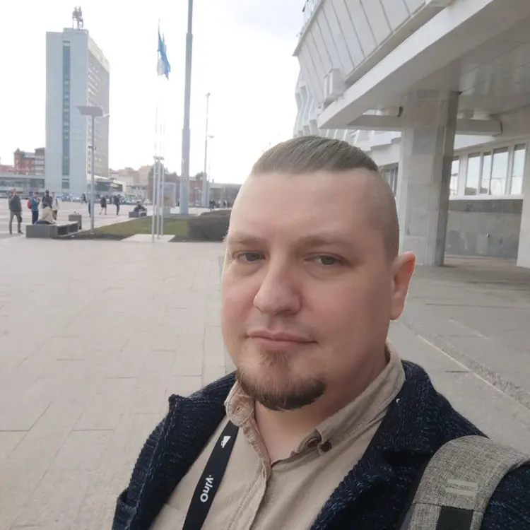 Кирилл из Ульяновска, ищу на сайте секс на одну ночь