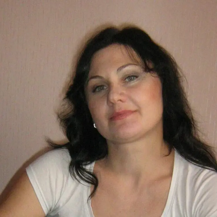 Елена из Ачинска, мне 41, познакомлюсь для секса на одну ночь