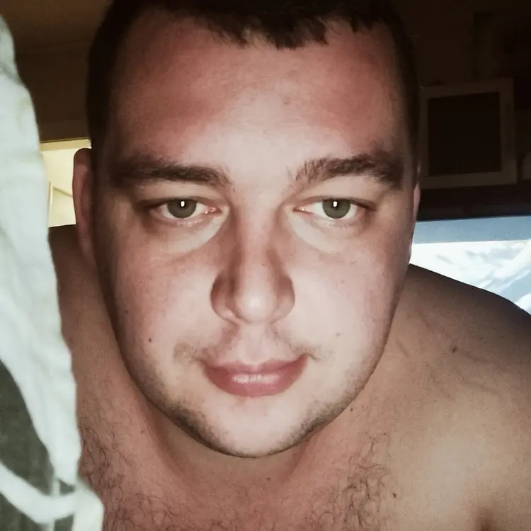 Я Иван, 27, знакомлюсь для регулярного секса в Артемовском