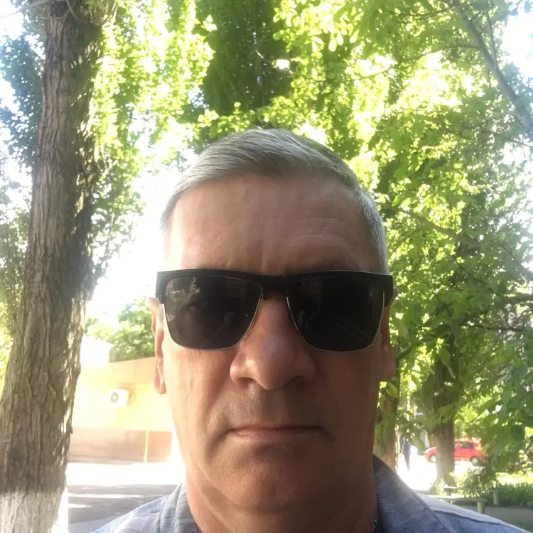 Я Игорь, 56, знакомлюсь для регулярного секса в Приморско-Ахтарске