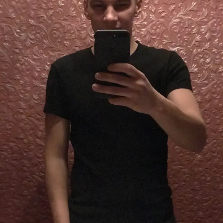 Pavel из Тулуна, мне 32, познакомлюсь для секса на одну ночь