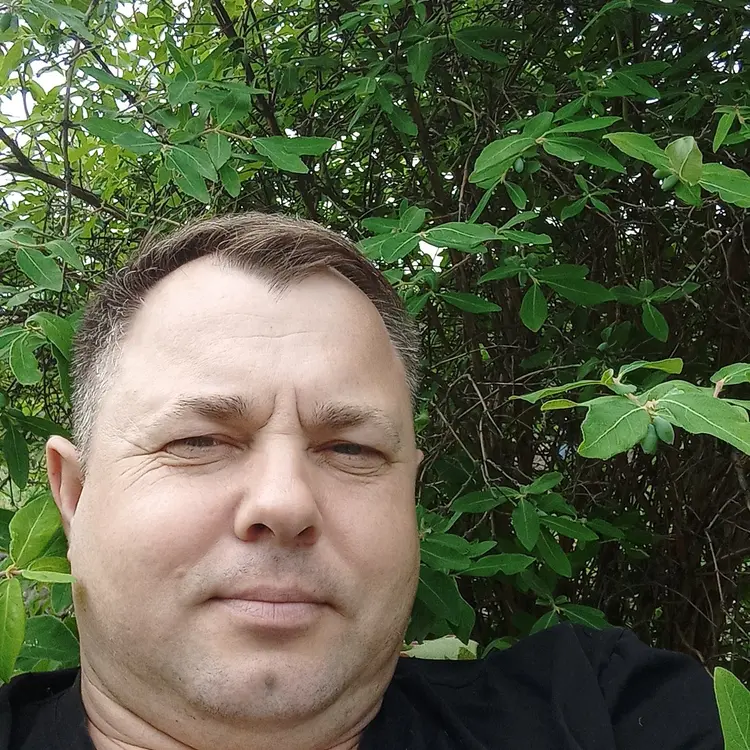 Я Виктор, 40, из Усть-Илимска, ищу знакомство для регулярного секса