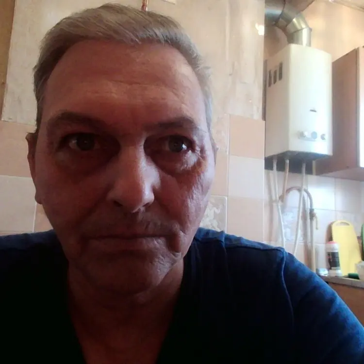 Антон из Копейска, мне 57, познакомлюсь для приятного времяпровождения