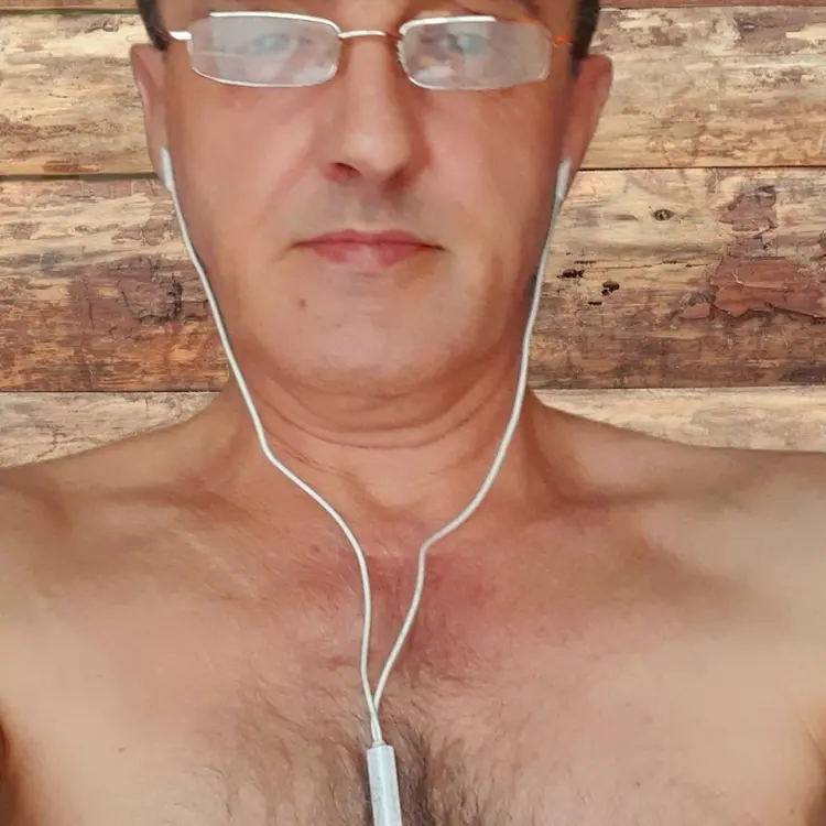 Я Андрей, 55, знакомлюсь для секса на одну ночь в Самаре