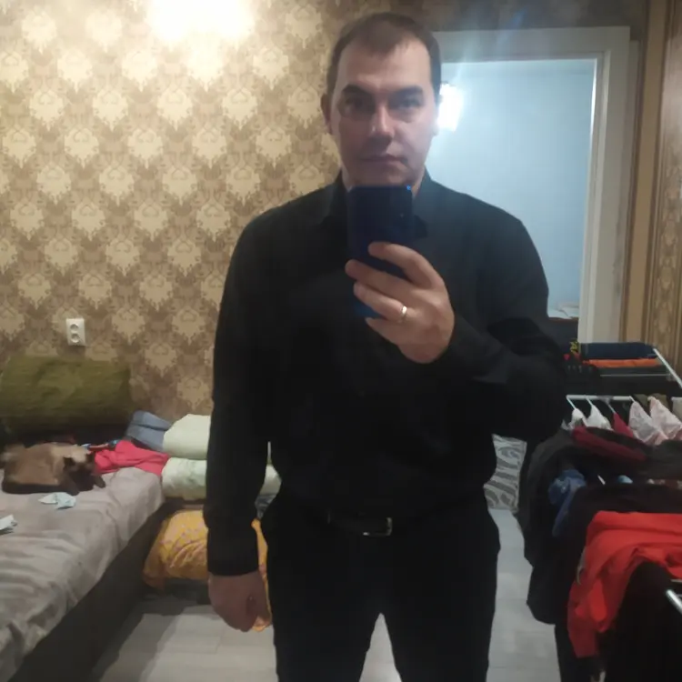 Я Дмитрий, 32, из Борисова, ищу знакомство для секса на одну ночь