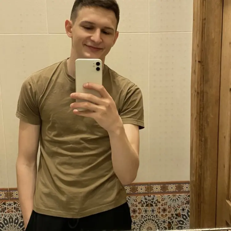 Я Василий, 22, из Сочи, ищу знакомство для секса на одну ночь