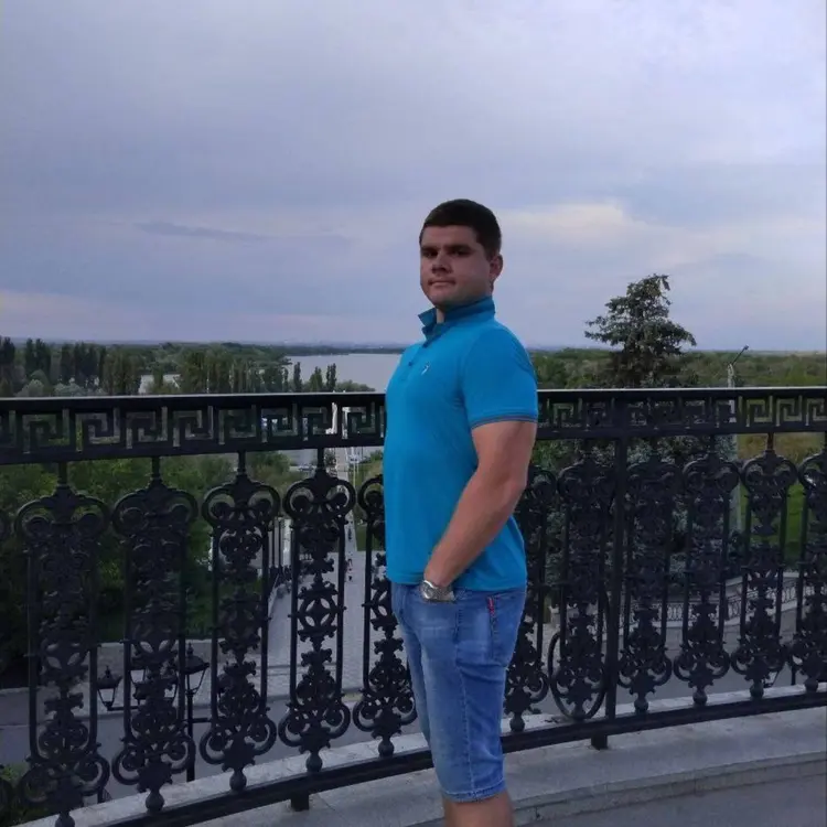 Я Иван, 26, из Горловки, ищу знакомство для регулярного секса