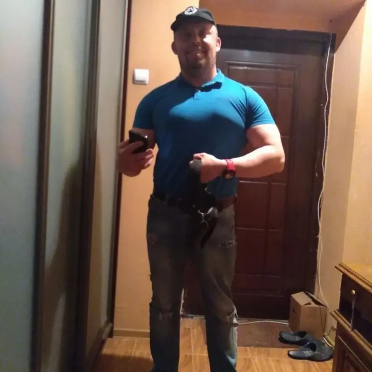 Я Rifleman, 48, знакомлюсь для виртуального секса в Новомосковске