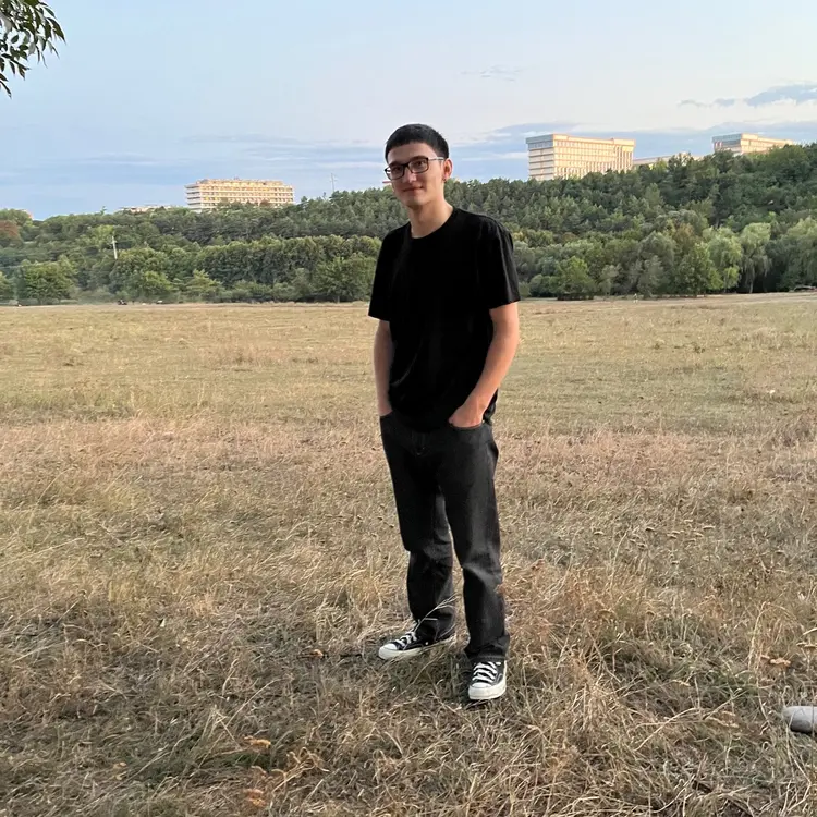 Я Егор, 18, из Муравленко, ищу знакомство для секса на одну ночь