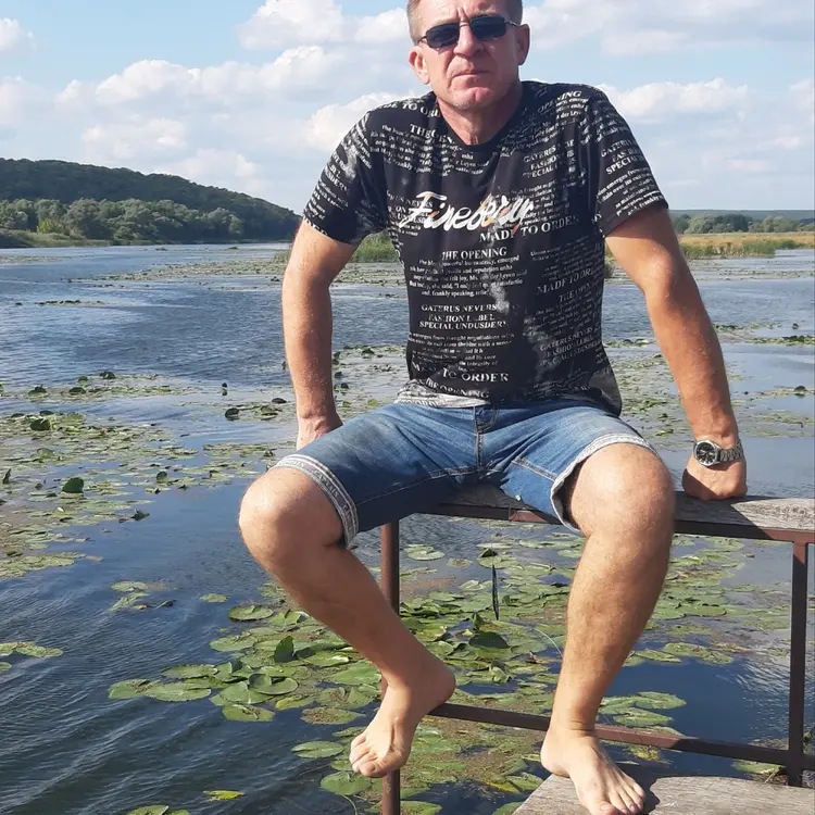 Я Игорь, 52, знакомлюсь для приятного времяпровождения в Харькове