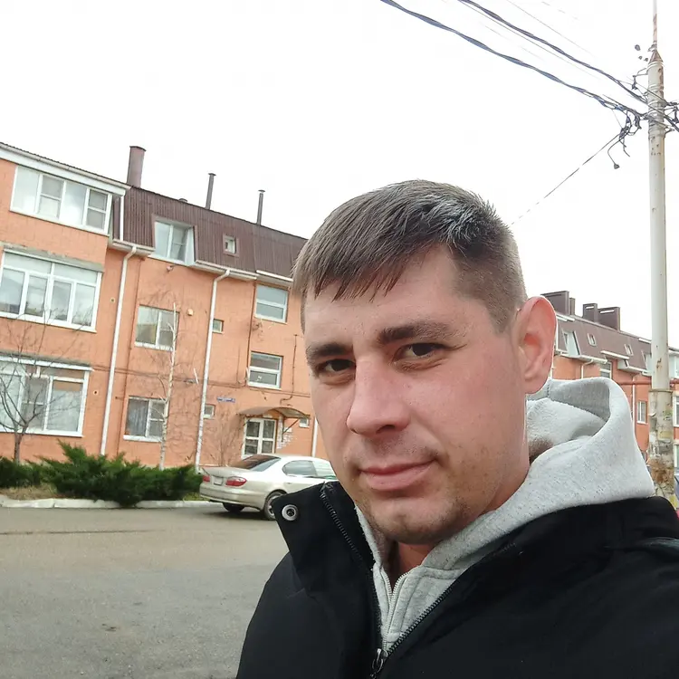 Алексей из Краснодара, мне 31, познакомлюсь для секса на одну ночь