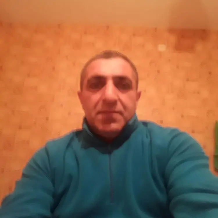 Я Гиорги Асламазишви, 48, знакомлюсь для виртуального секса в Борисове