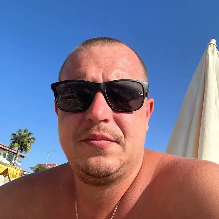 Я Кирилл, 34, знакомлюсь для регулярного секса в Нижнем Тагиле