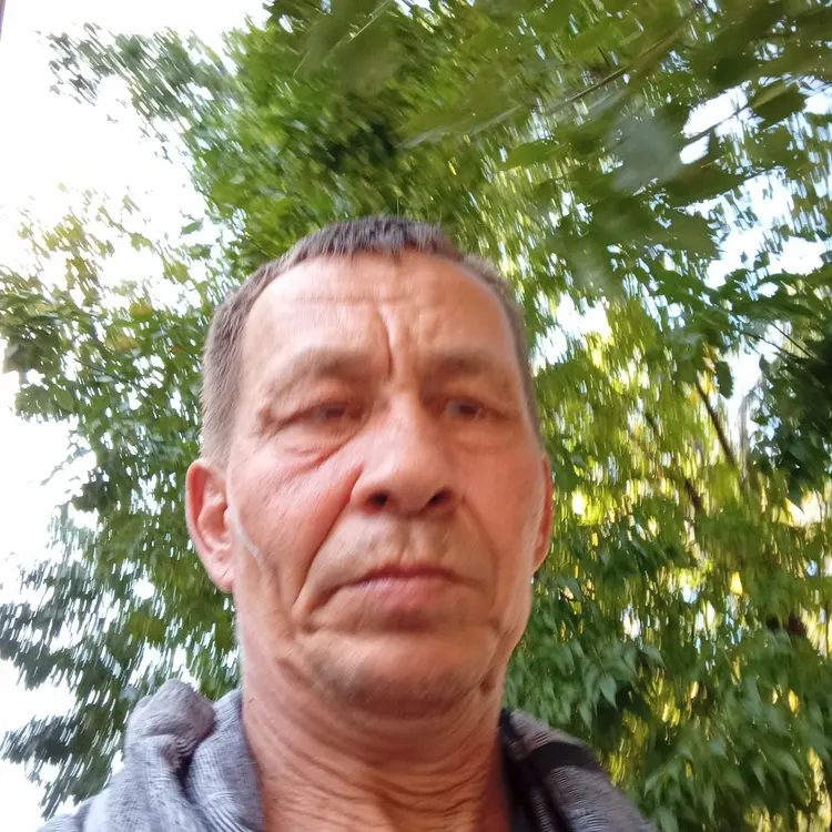 Alexander из Луганска, мне 53, познакомлюсь для секса на одну ночь