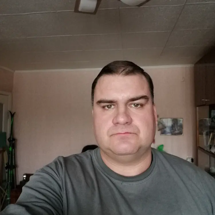 Я Александр, 44, из Вятских Полян, ищу знакомство для постоянных отношений