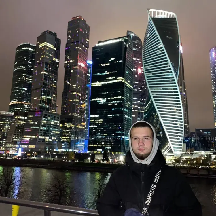 Я Владислав, 23, из Донецка, ищу знакомство для регулярного секса