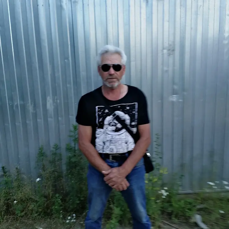 Я Олег, 55, из Евпатории, ищу знакомство для секса на одну ночь