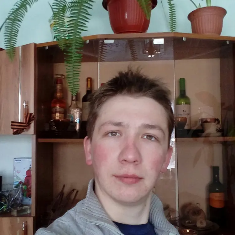 Я Александр, 18, знакомлюсь для виртуального секса в Черемхове