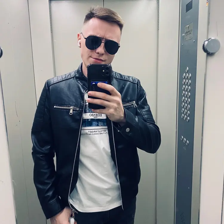 Я Сергей, 25, знакомлюсь для регулярного секса в Омске