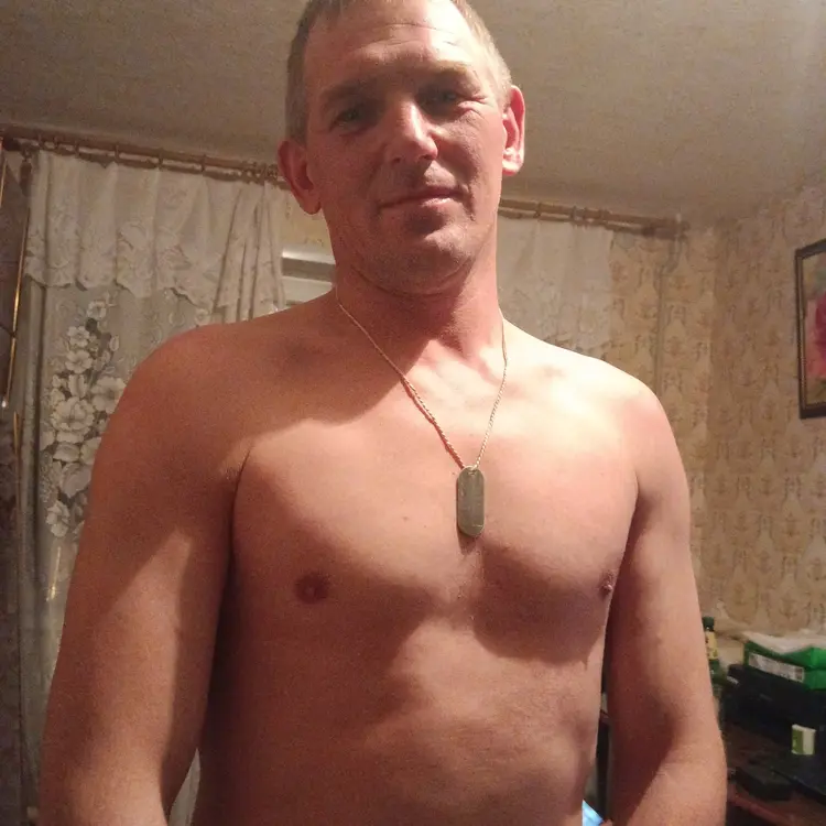 Я Kirill, 39, из Стаханова, ищу знакомство для регулярного секса
