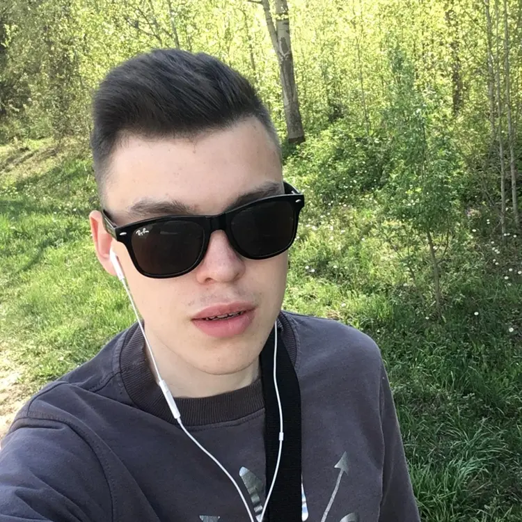 Я Александр, 22, знакомлюсь для регулярного секса в Вологде