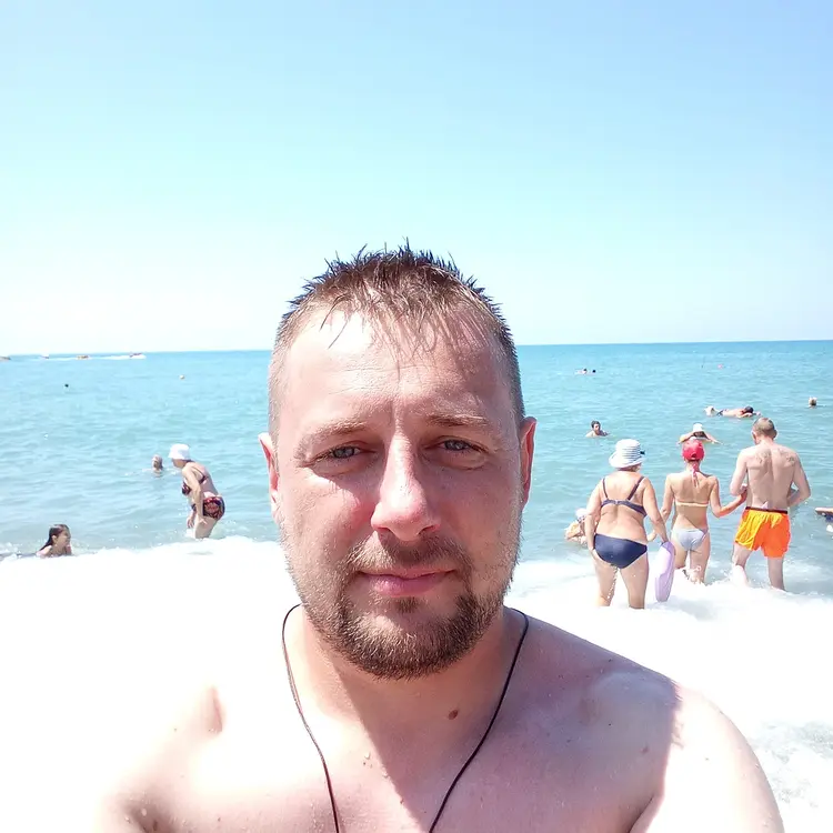 Я Дмитрий, 40, знакомлюсь для виртуального секса в Бузулуке