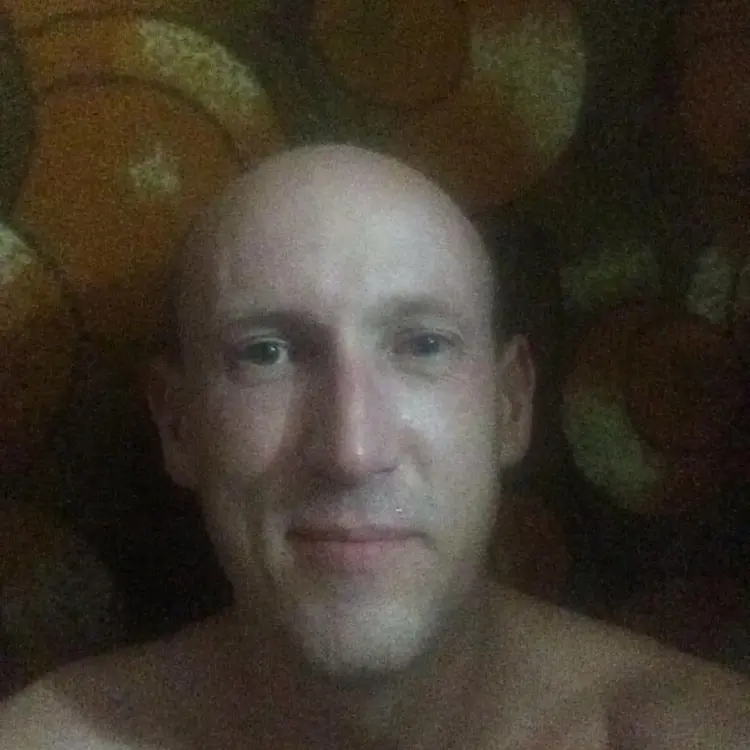 Макс из Ипатова, мне 43, познакомлюсь для секса на одну ночь
