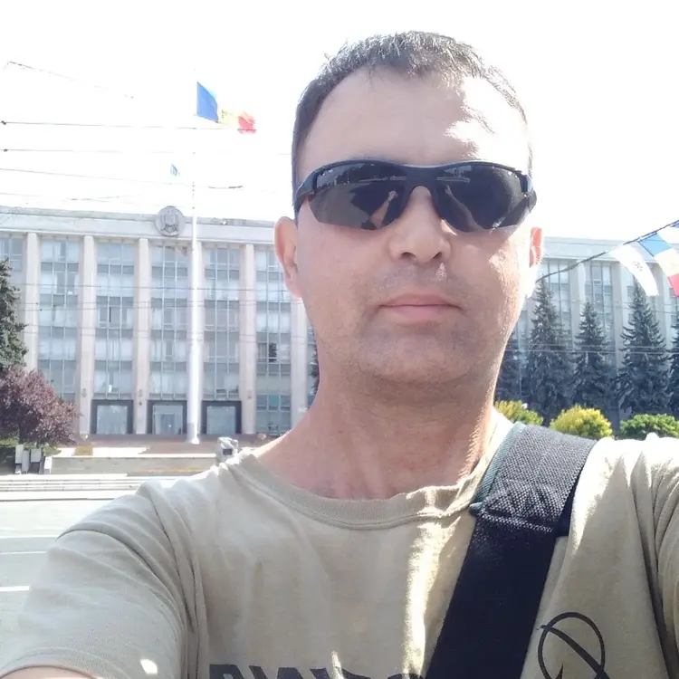 Я Юрий, 42, из Петропавловска-Камчатского, ищу знакомство для постоянных отношений