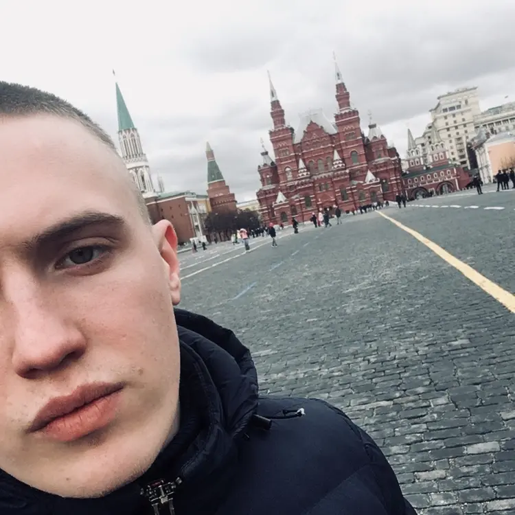 Я Виктор, 23, из Белогорска, ищу знакомство для секса на одну ночь