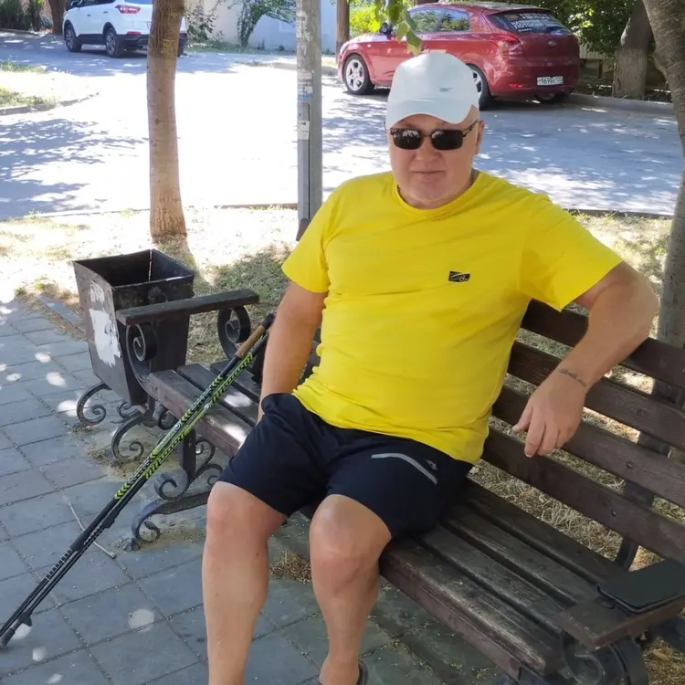Я Дима, 63, знакомлюсь для приятного времяпровождения в Анапе