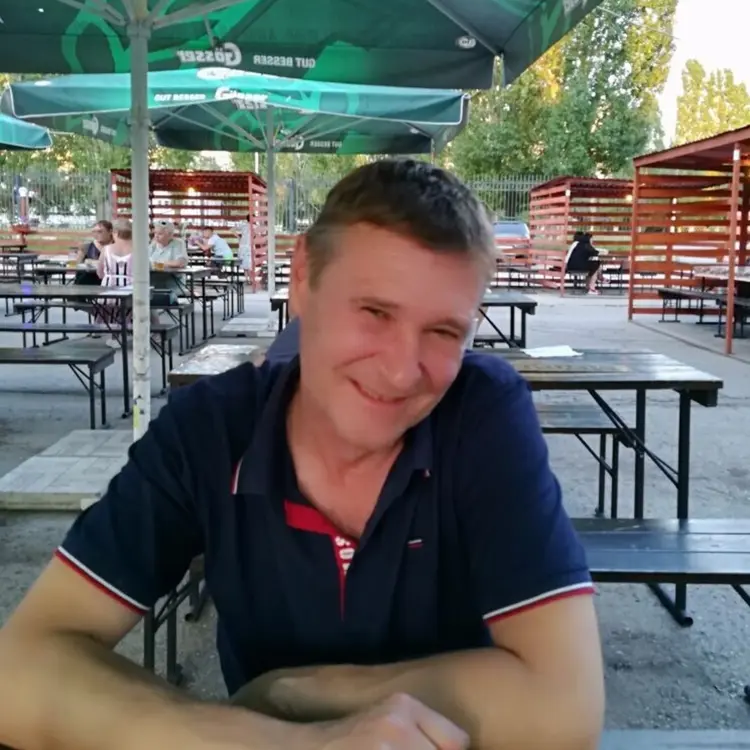 Я Олег, 55, знакомлюсь для секса на одну ночь в Тольятти
