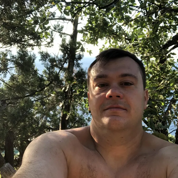 Я Андрей, 43, знакомлюсь для виртуального секса в Надыме