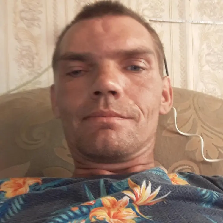Я Сергей, 40, знакомлюсь для общения в Калужской