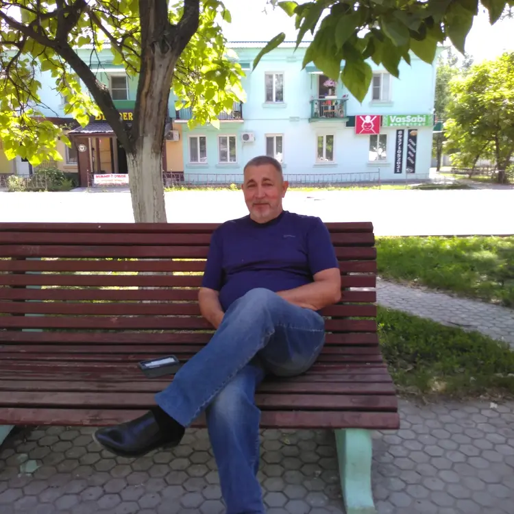 Александр из Сызрани, ищу на сайте приятное времяпровождение