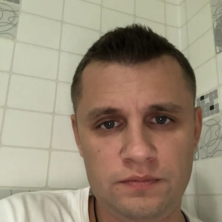Кирилл из Курчатова, мне 38, познакомлюсь для секса на одну ночь