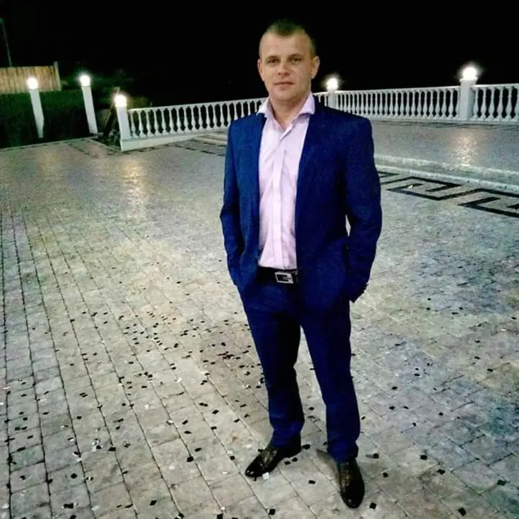 Я Игорь, 35, знакомлюсь для общения в Вознесенске